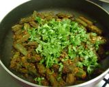A picture of step 4 of Bhindi Masala.