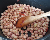 Foto del paso 3 de la receta: Pochas de temporada con níscalos y marisco a nuestro toque