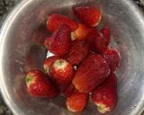 Foto del paso 1 de la receta: Postre de Frutillas y Leche Condensada