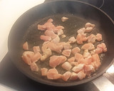 Foto del paso 1 de la receta: Hojaldres de espinacas, pollo y queso