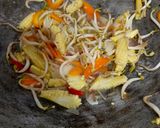 Foto langkah ke 3 dari resep Tumis Soleng, Wortel, Toge.