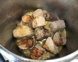 A picture of step 1 of Greek beef stew in tomato sauce - kokkinisto.