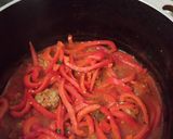 Foto del paso 4 de la receta: Albondiguitas en salsa de tomates, pimientos y lentejas