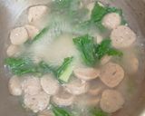 Foto langkah ke 3 dari resep Sop Oyong Bakso.