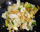 Foto langkah ke 4 dari resep Bakmie goreng.