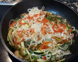 Foto del paso 6 de la receta: Ramen noodles con verduras y gambas