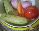 صورة لخطوة 1 من وصفة 👌طعام او (بربوشة)مرقة بيضاء 😋