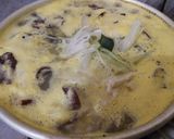 Foto langkah ke 4 dari resep Soup Ayam Jamur Jagung Manis.
