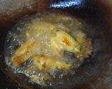 Foto langkah ke 3 dari resep Ayam Goreng Kremes.