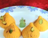 A picture of step 4 of Kesar Pistachio Mawa Modak.