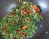 Foto langkah ke 4 dari resep Menu Sarapan Diet: Tumis Kacang Panjang Kecap Ikan.