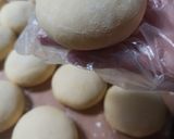 Foto langkah ke 8 dari resep Donat Bombo Favorit si kecil.