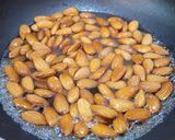 Foto del paso 1 de la receta: Almendras confitadas!!