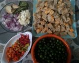 Foto langkah ke 1 dari resep Tumis oncom lunca pedas.