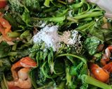 Foto langkah ke 3 dari resep Tumis Kangkung Udang.