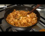 A picture of step 4 of Kimchi fried rice.