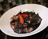 Foto langkah ke 3 dari resep Cumi Hitam Pedas.