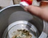 A picture of step 2 of काठियावाड़ी मसाला खिचड़ी (kathiyavadhi khichdi recipe in hindi).