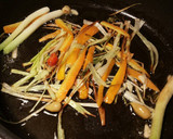 Foto del paso 5 de la receta: Besugo con salteado de verduras, en agridulce y toque de picante