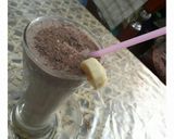 A picture of step 4 of Oats and banana protein shake.