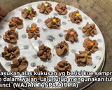 Foto langkah ke 6 dari resep Kue semprit wajan.