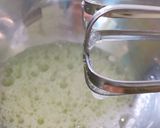 Hình bước làm 3 của món Bánh bông lan phô mai Nhật mềm mịn như bông siêu dễ 🍰