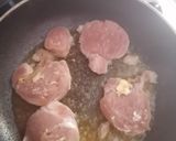 Foto del paso 3 de la receta: Solomillo de cerdo con salsa de champiñones y papas dolar