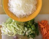 Foto langkah ke 1 dari resep Bihun goreng simple.