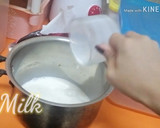 A picture of step 1 of Date shake without blender.