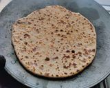 A picture of step 7 of Pulao parantha.