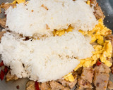 Foto langkah ke 3 dari resep Nasi Goreng Bakso Simple Rumahan.