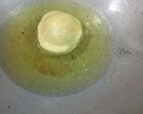 A picture of step 4 of Tomato Bhajia Katoori Chaat.