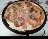 Foto del paso 1 de la receta: Pizza tomate, albahaca, jamón
