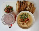 Foto del paso 4 de la receta: Crema de chicharrón y frijol