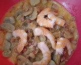 Foto del paso 3 de la receta: Revoltillo de jamón champiñones y langostinos