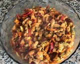 Foto del paso 4 de la receta: Tirabuzones con salsa de pollo 😋
