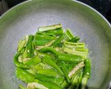 A picture of step 2 of Dry kurmura bhel.