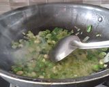 हिरव्या कांद्याच्या पातीचा फोडणीचा भात : (kandyachya paticha fodnicha bhaat recipe in marathi) रेसिपी स्टेप 2 फोटो 
