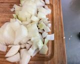 Une image de l'étape 3 de Dahl au curry jaune, légumes, cajous et gingembre au lait de coco.
