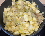 Foto del paso 2 de la receta: Sardinas rellenas de puerro y manzana