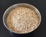 તલ અને શીંગ ની ચીકી (Til Shing Chiki Recipe In Gujarati) રેસીપી સ્ટેપ1ફોટો