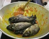 Foto langkah ke 4 dari resep Pepes Ikan Mas Isi Daun Singkong.