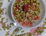 मिक्स स्प्राऊट सॅलड (mix sprouts salad recipe in marathi) रेसिपी स्टेप 3 फोटो