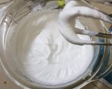 A picture of step 4 of Orange Cream Cake.