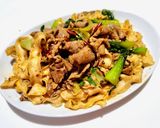 รูปขั้นตอนการทำที่ 6 ของ บะหมี่จีนเส้นหยักผัดหม่าล่า หมูสไลซ์