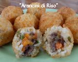 Foto langkah ke 4 dari resep Arancini di riso / Bola-bola Nasi / Kroket Nasi.