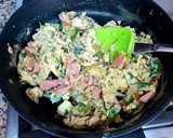 Foto del paso 7 de la receta: Revuelto de huevos con cebolletas tiernas, ajos y atún rojo