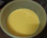 Foto del paso 3 de la receta: Tortilla de papas con cebolla sofrita y chorizo