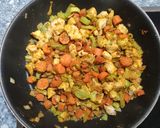 Foto del paso 5 de la receta: Curry de garbanzos con mango y pollo