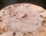 Hình bước làm 3 của món Ravioli Sốt Kem Nấm Topping Cá Hồi Xông Khói & Trứng Cá Caviar